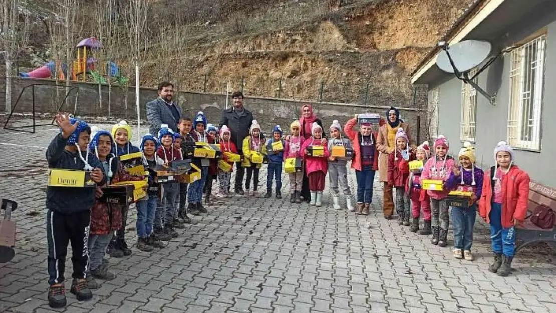 'Çocuklara bot mont yardımı'