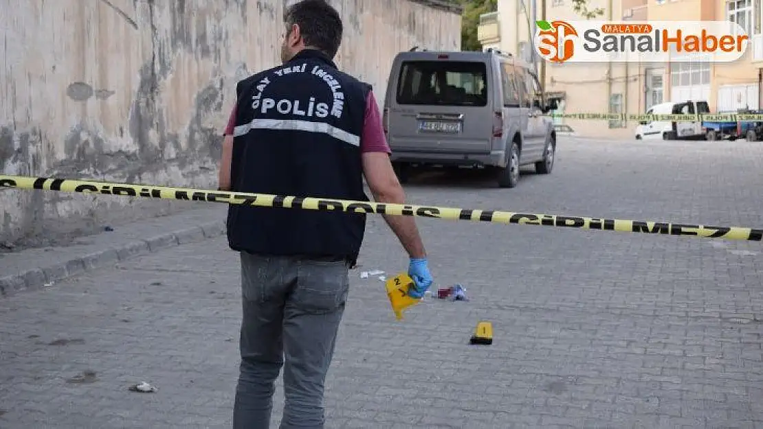 Malatya'da çocukları için kendini silahla vurdu