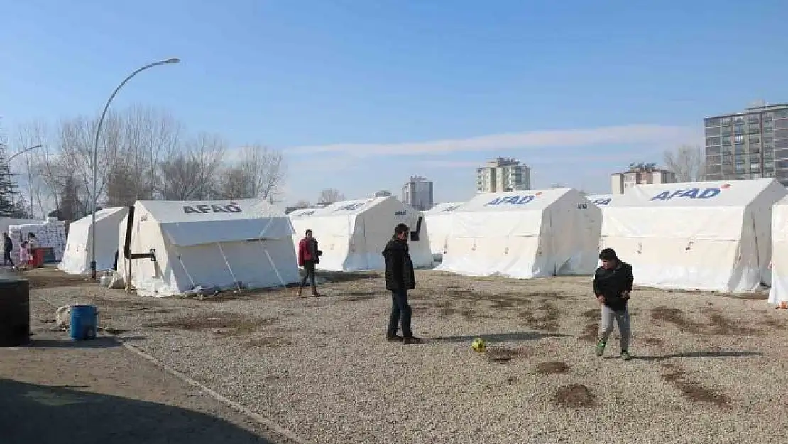 'Çocuklarına depremi oyunla unutturuyor'