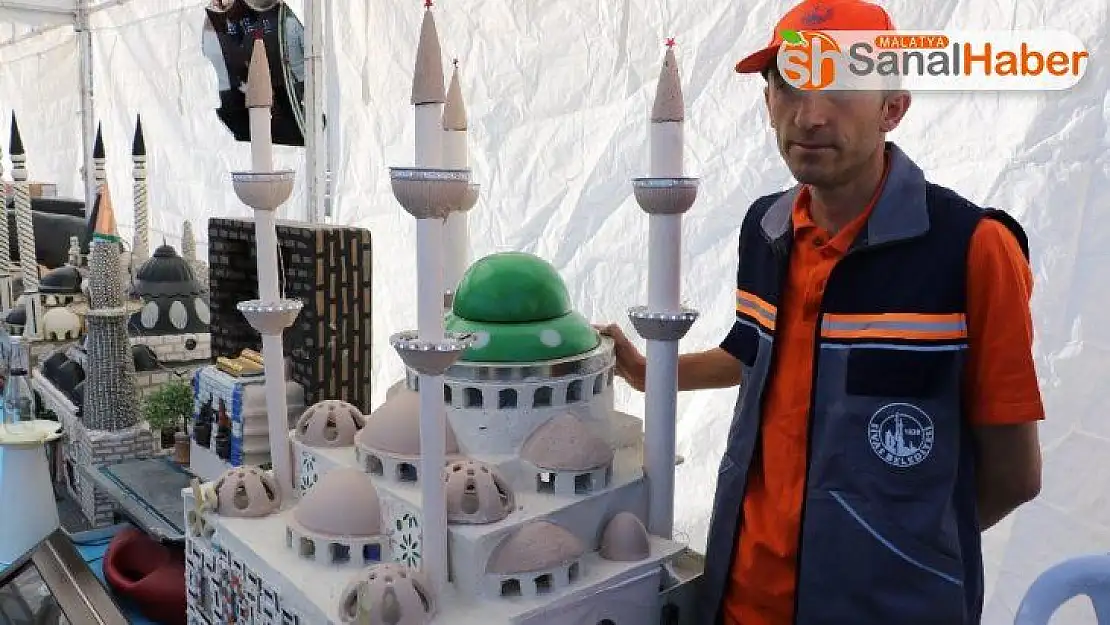 Çöpten tek tek topladıklarını, sanata dönüştürdü