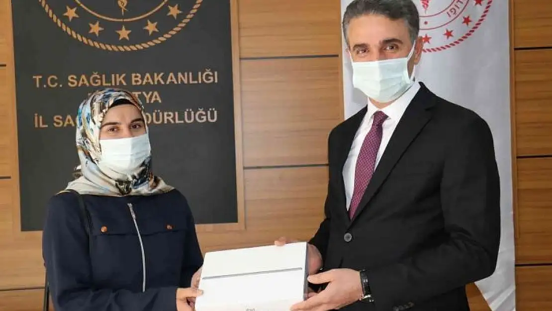 'Covid-19 aşı talihlileri hediyelerine kavuştu'