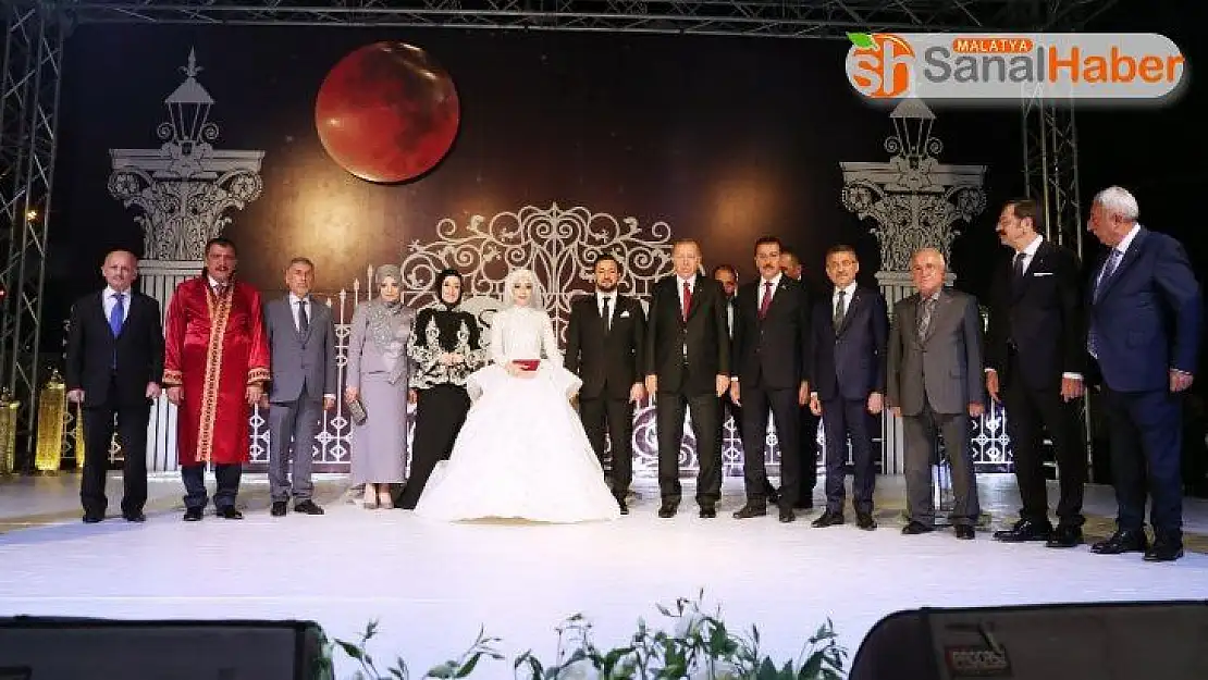 Cumhurbaşkanı Erdoğan nikah şahidi oldu