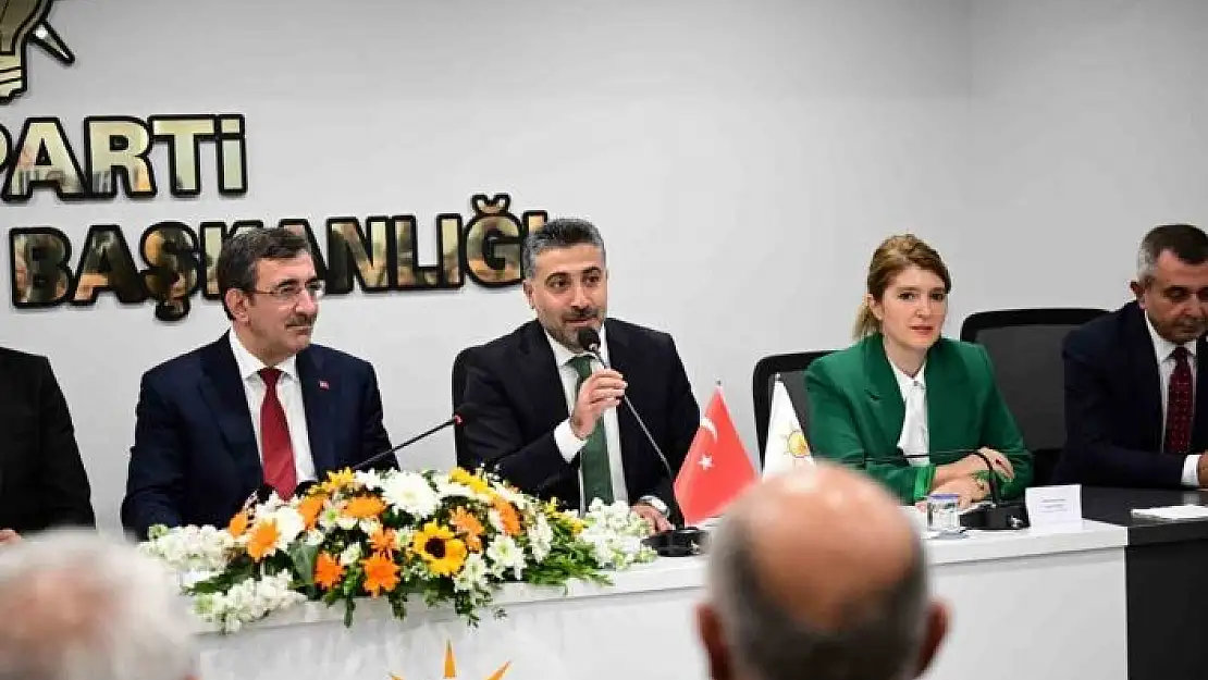 'Cumhurbaşkanı Yardımcısı Yılmaz, Malatya´da AK Parti Teşkilatını ziyaret etti'