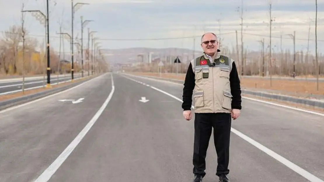 'Cumhurbaşkanının adını taşıyor, beklenen bulvar trafiğe açıldı'