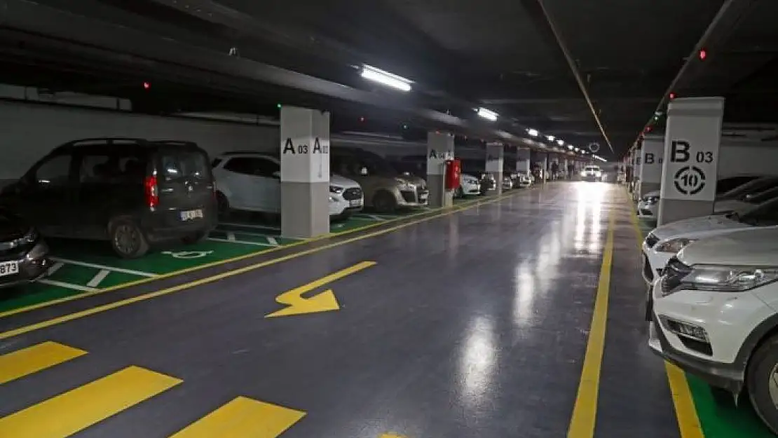 'Cumhuriyet Meydanı yer altı otoparkına vatandaştan yoğun ilgi'