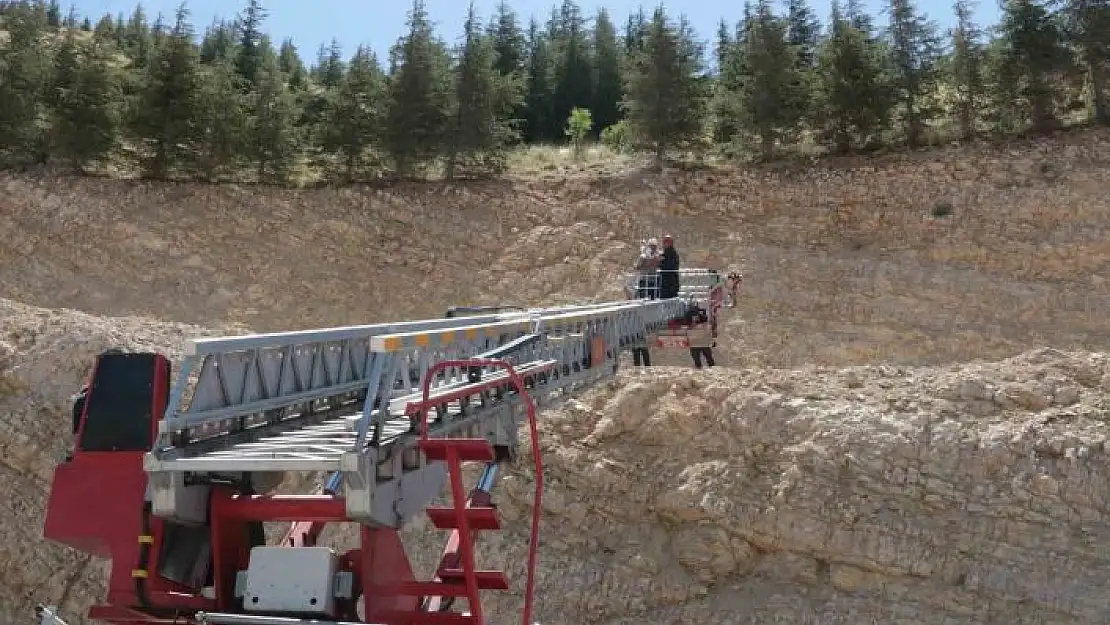 'Dağ çayı toplarken depreme yakalandı, ayakları kayıp kayalıklardan düştü'