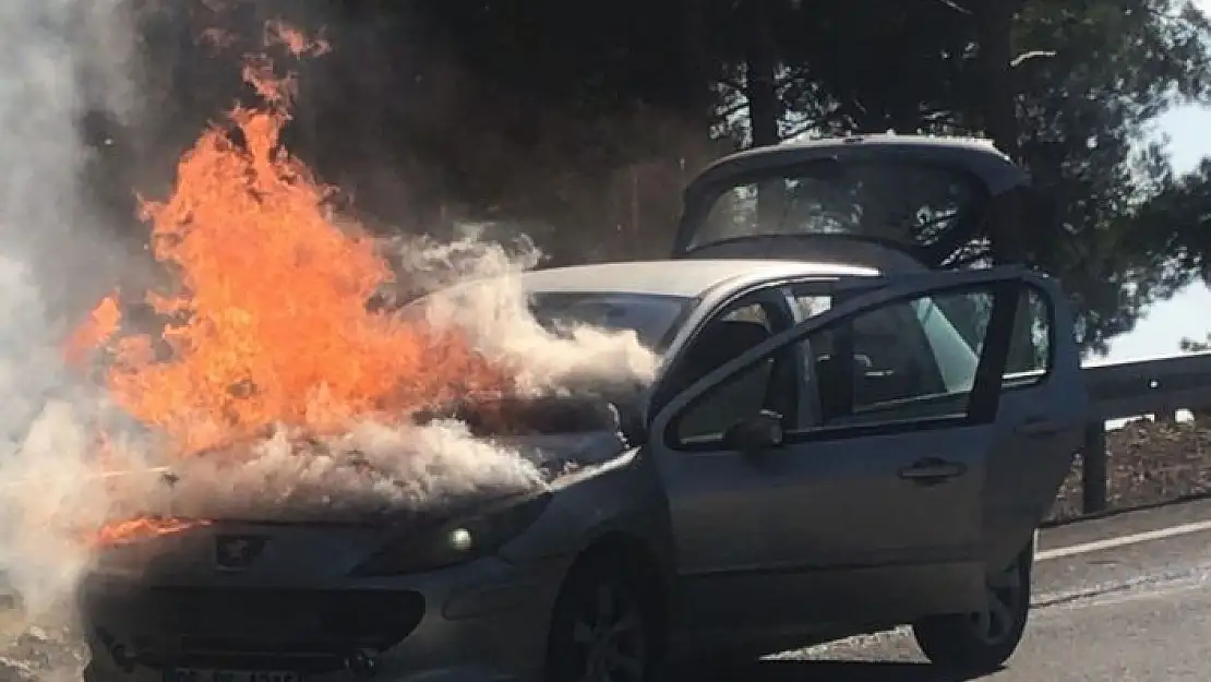 'Dağ yolundaki otomobil yangını korkuttu'