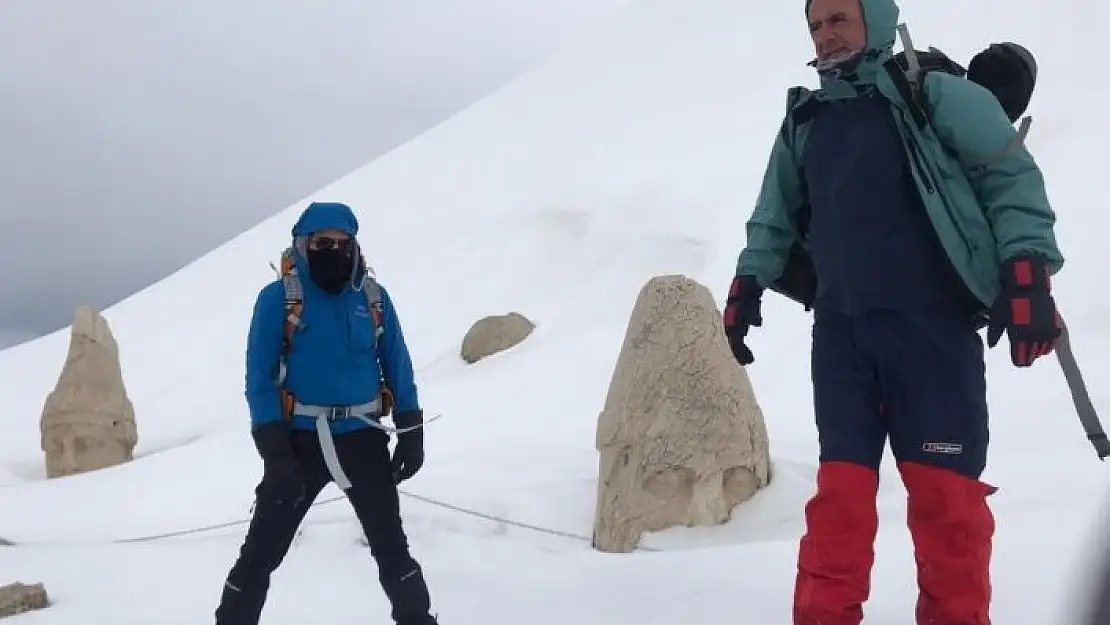 'Dağcılar Nemrut Dağı zirvesine çıktı'