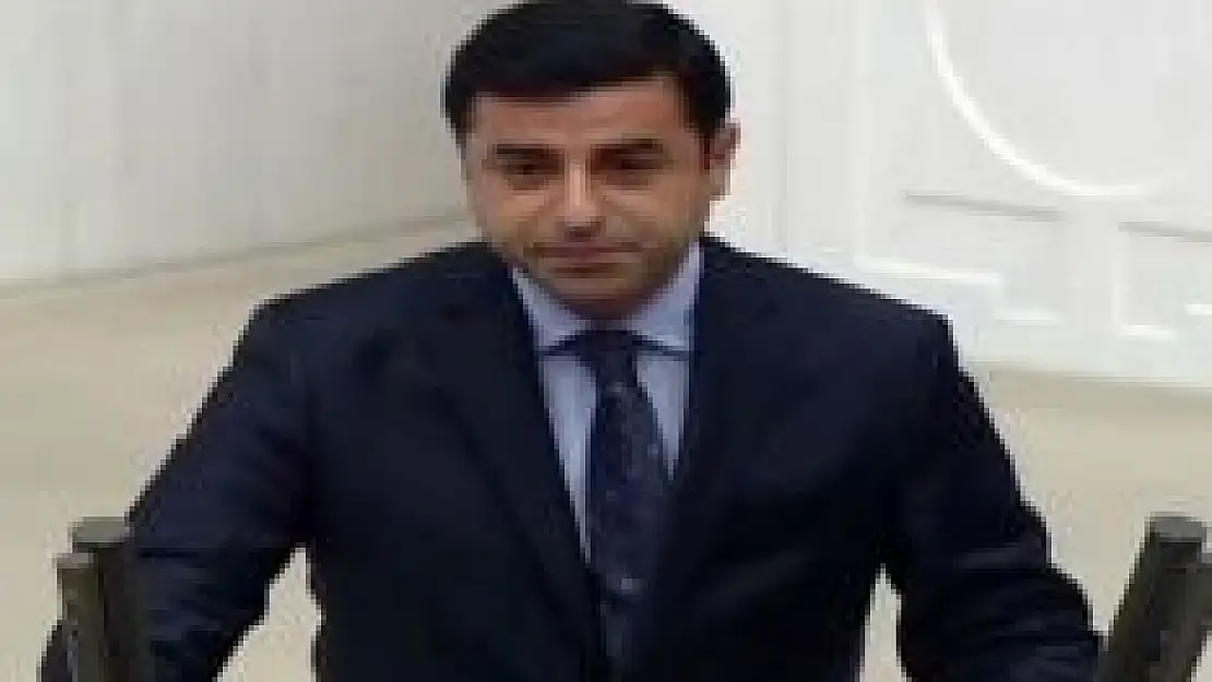 Demirtaş yemin etti, Meclis´te bir ilk de yaşandı