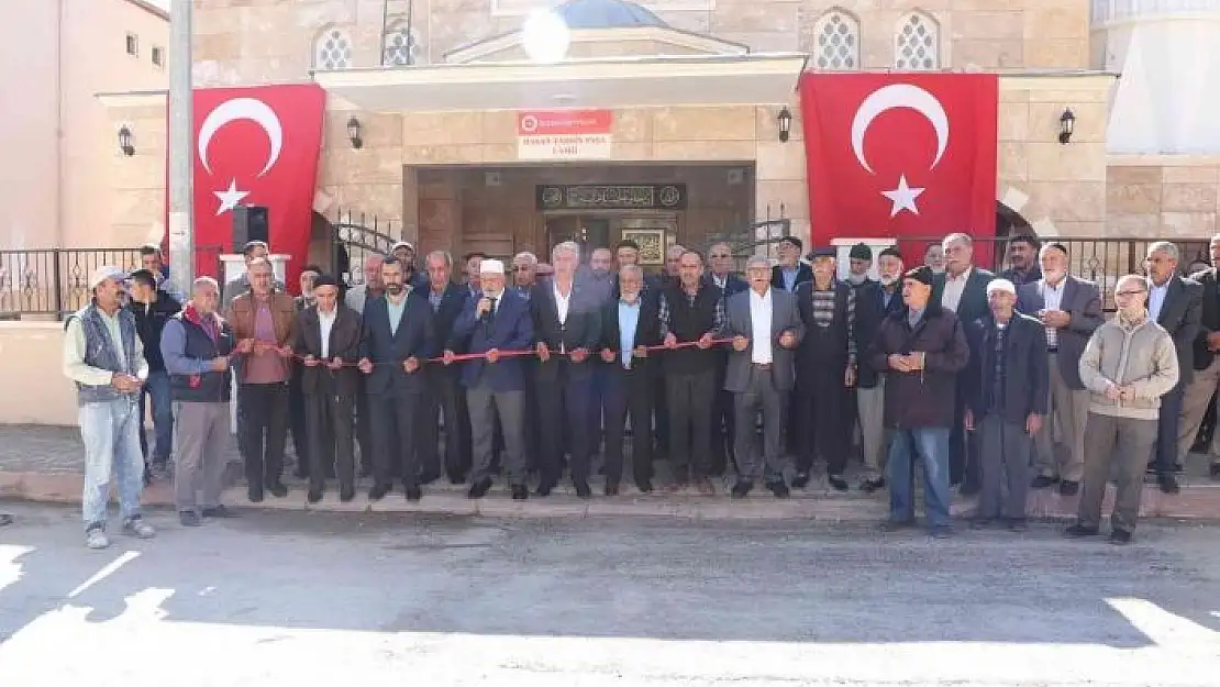 'Deprem sonrası yıkılan Hasan Tahsin Paşa Camisi dualarla yeniden ibadete açıldı'