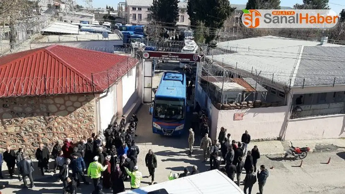 Depremde hasar gören cezaevi boşaltılıyor