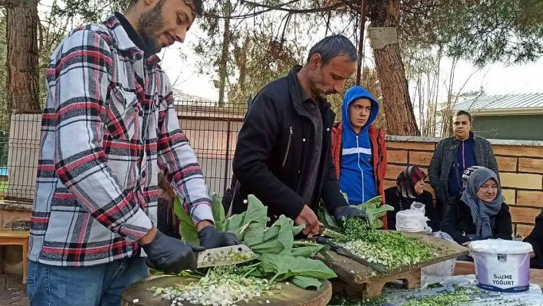 'Depremde iş yeri yıkıldı, tirşik çorbasıyla ayakta kalmaya çalışıyor'