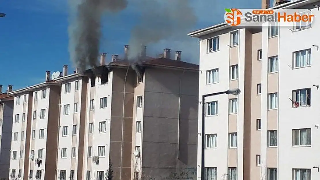 Depremin vurduğu Elazığ'da yangın