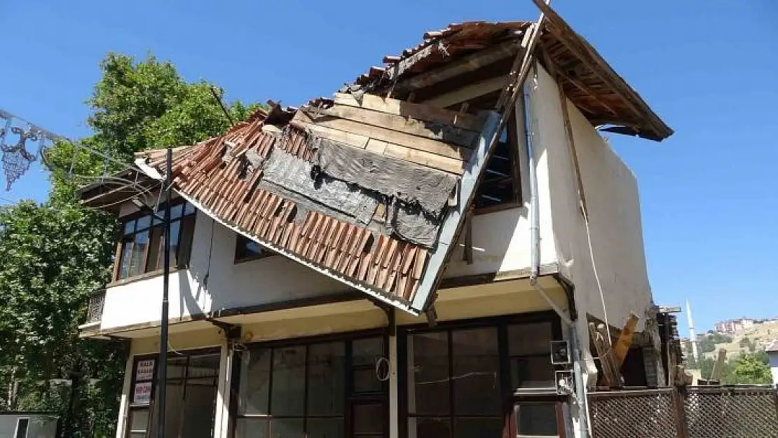 'Depremin vurduğu ''lezzet caddesi sessizliğe gömüldü'''