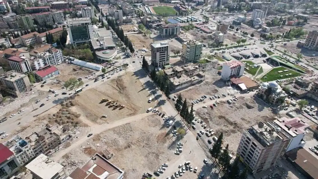 'Depremlerin merkezi Kahramanmaraş havadan görüntülendi: Enkaz kalktı, meydanlar oluştu'