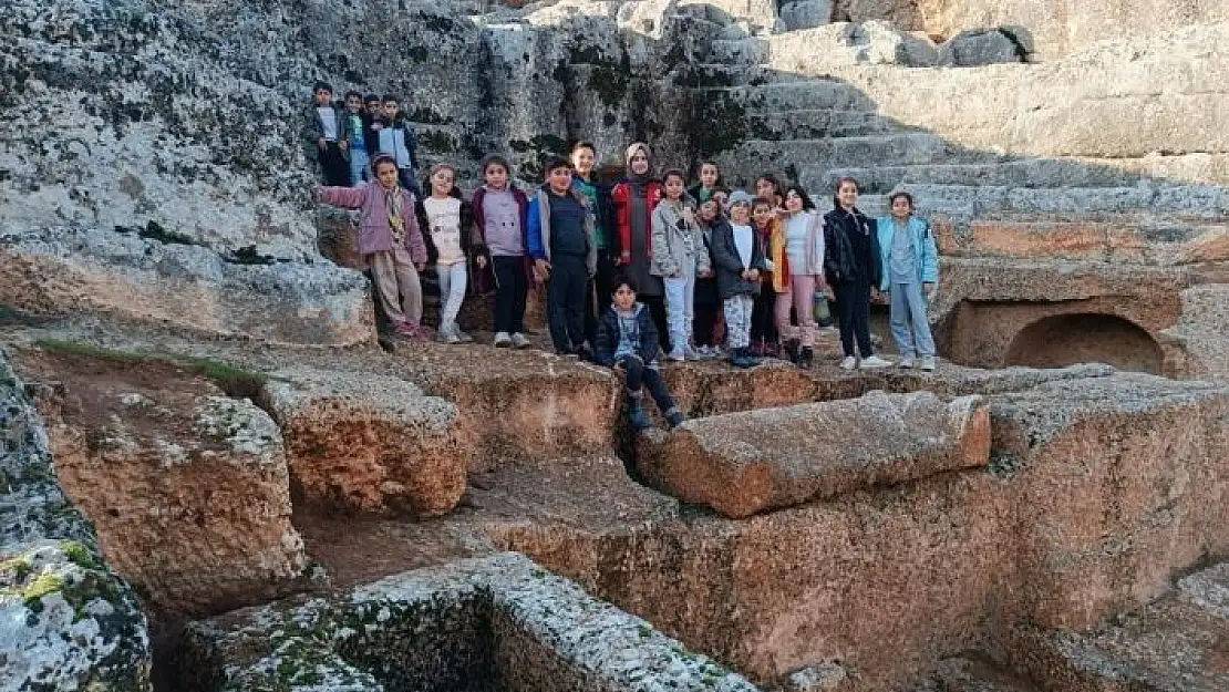 'Depremzede çocuklar tarihi mekanları gezdi'