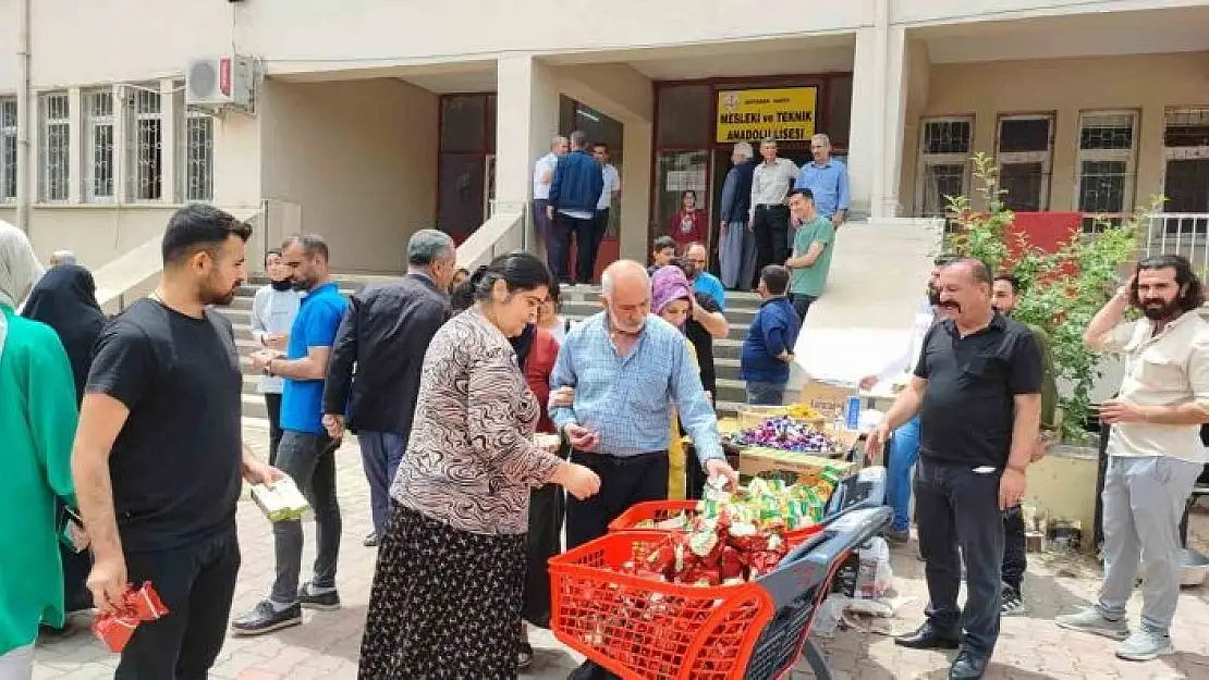 'Depremzededen oy kullananlara sürpriz ikram'