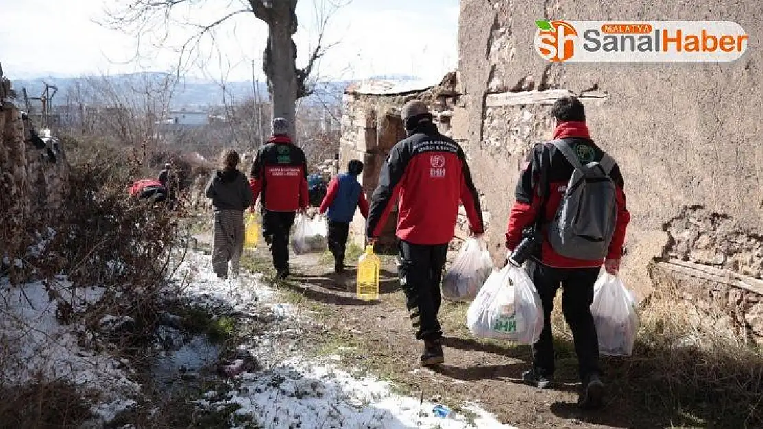 Depremzedelere derneklerin yardımları sürüyor