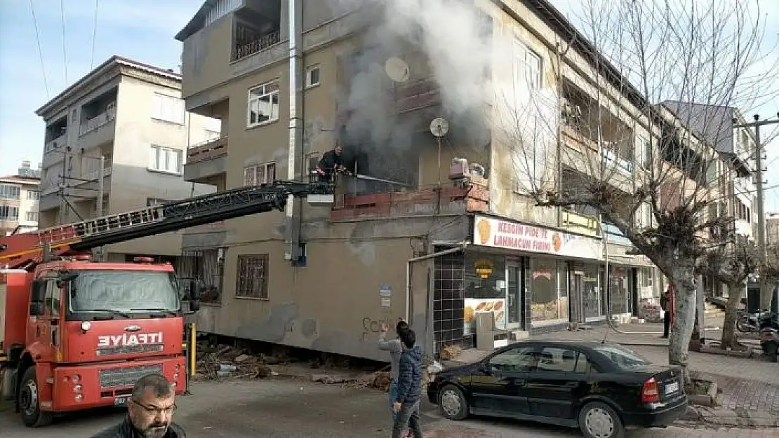 'Devrilen elektrikli ısıtıcısı evi yaktı'