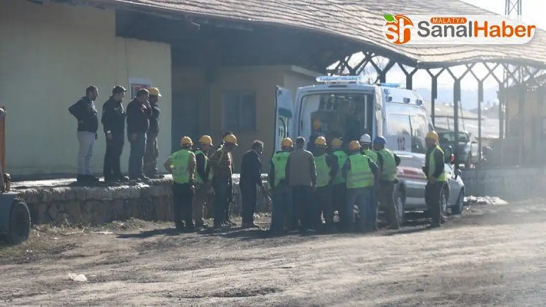 Devrilen vincin altında kalan işçi ağır yaralandı