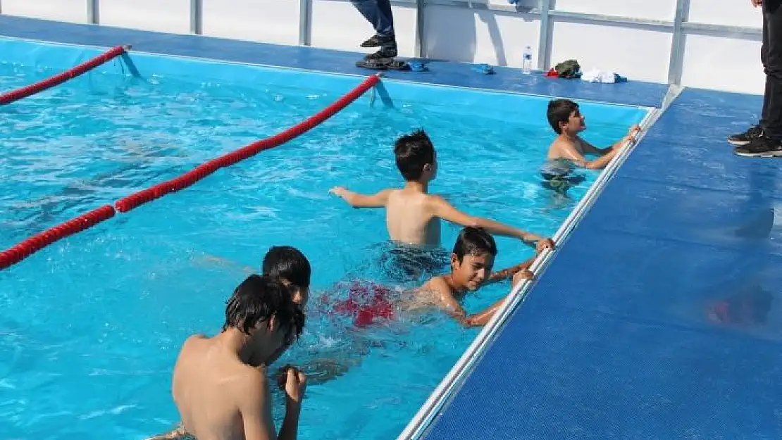 'Doğanşehir´e portatif havuz'