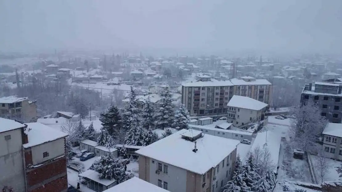 'Doğanşehirde karla mücadele çalışmaları devam ediyor'