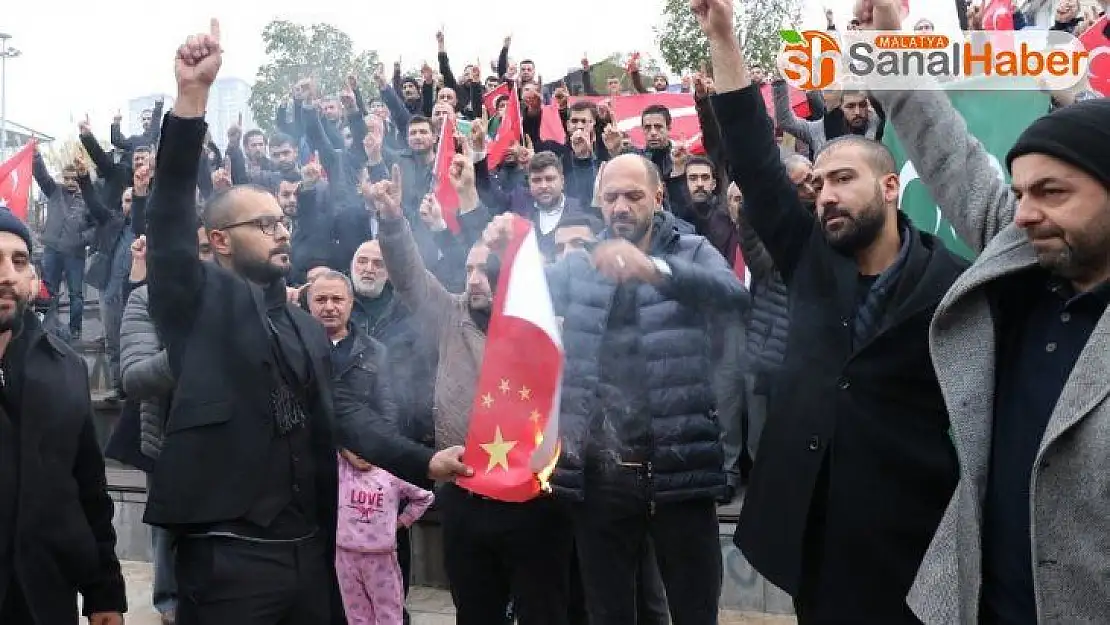 Doğu Türkistan'daki zulüm protesto edildi