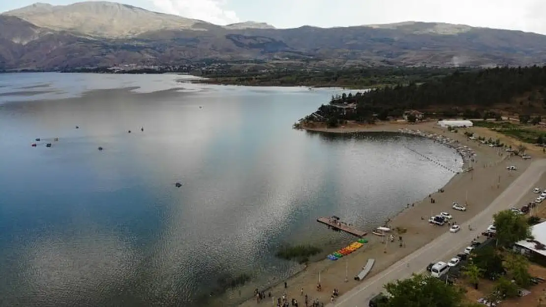 'Doğunun gizli denizi Hazar Gölü, misafirlerini ağırlamaya başladı'