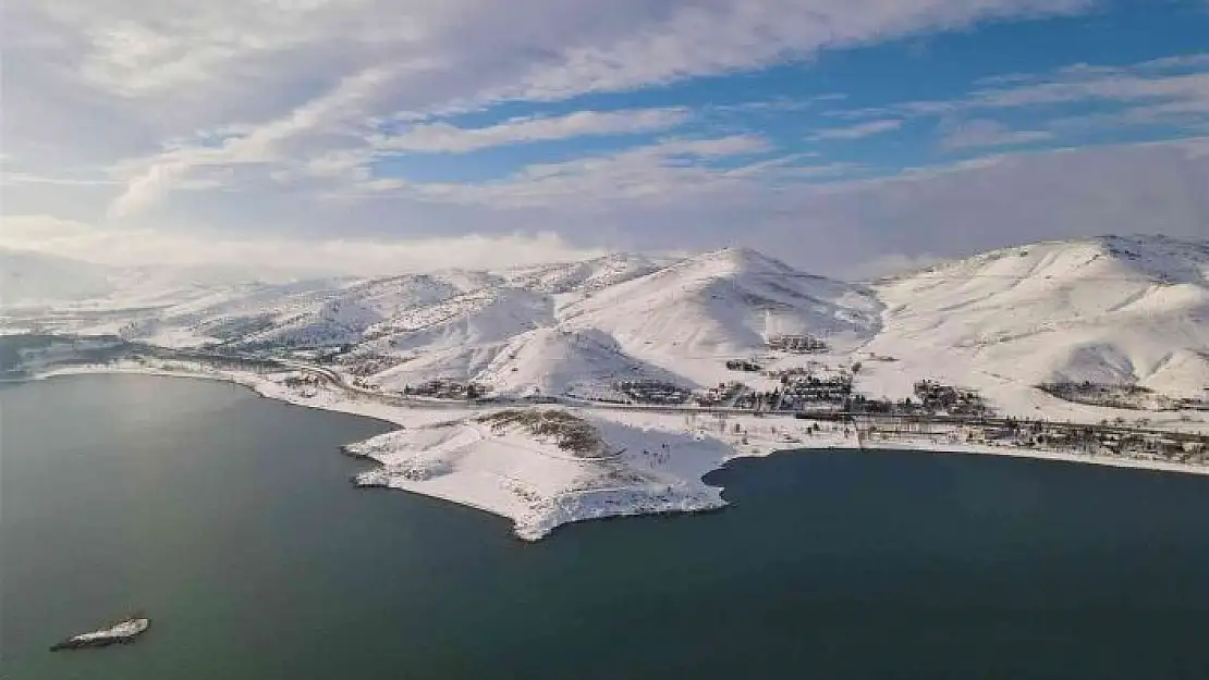 'Doğunun gizli denizi Hazar Gölü´nde kış güzelliği'