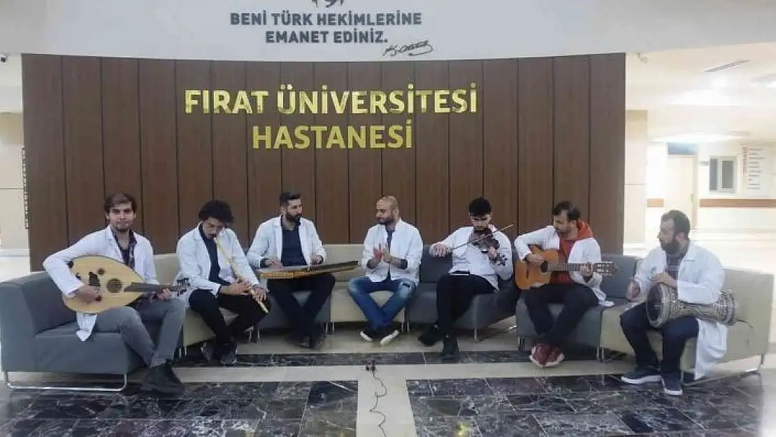 'Doktor ve öğrencilerin ´Korosu´ şiddete karşı sağlıkçıların sesi oldu'
