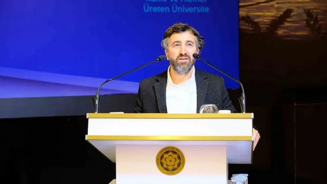 'Dr. Öğr. Üyesi Sefa Çakır, ''Akif yalnızlaştırılmış bir adamdır'''