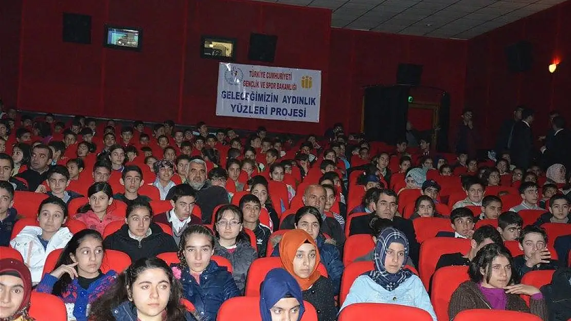 'MALATYA'DAN 1453 GENÇ SON MEKTUP'' FİLMİNİ İZLEDİ'''