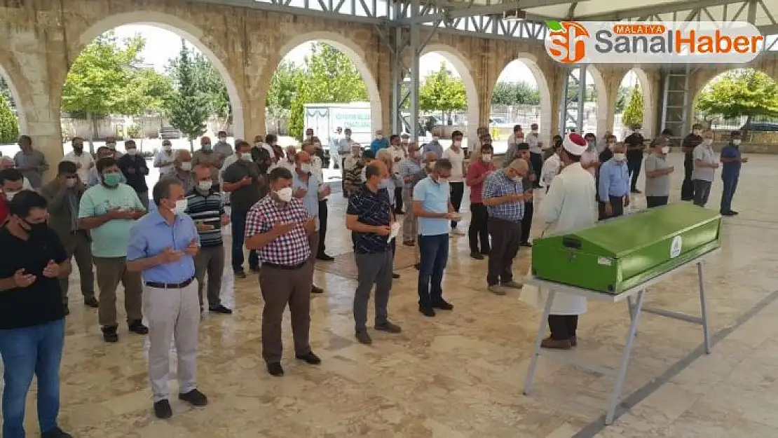 Duayen gazeteci hayatını kaybetti