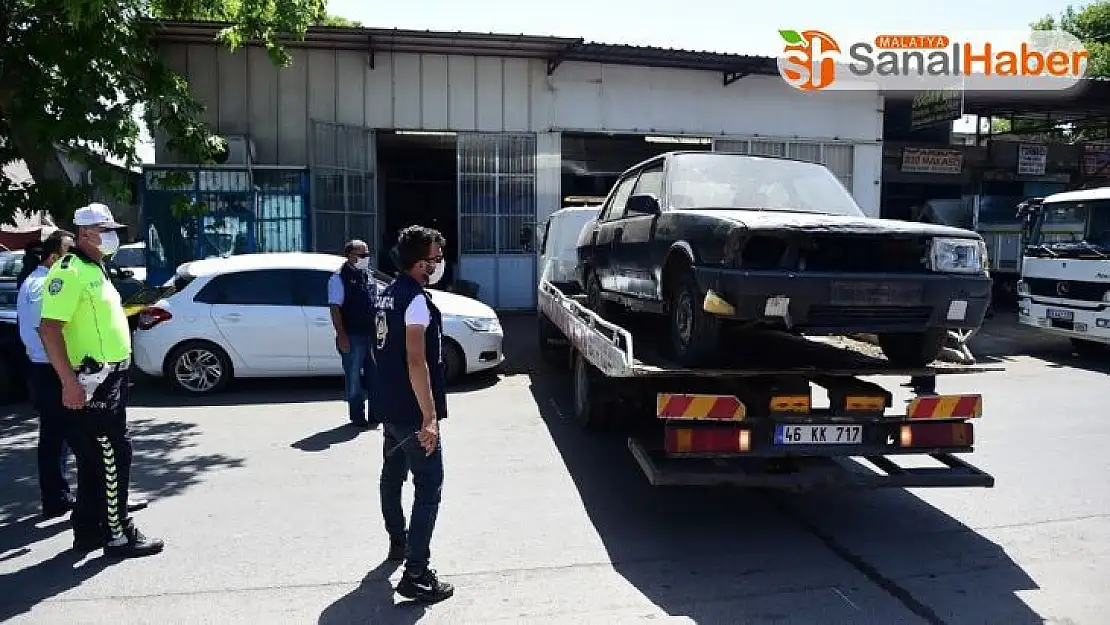 Dulkadiroğlu Belediyesi hurda araçları topluyor