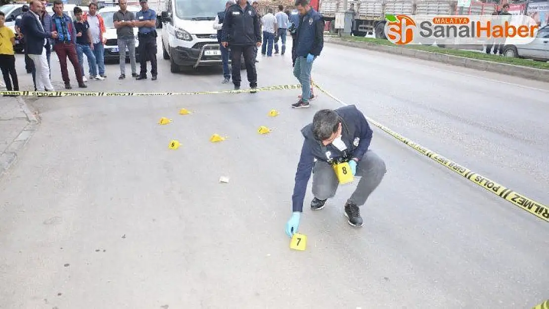 Durakta otobüs beklerken uğradığı silahlı saldırıda öldü