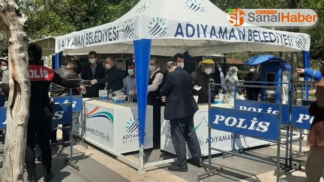 Eczanelerdeki maskeler ücretsiz dağıtılıyor