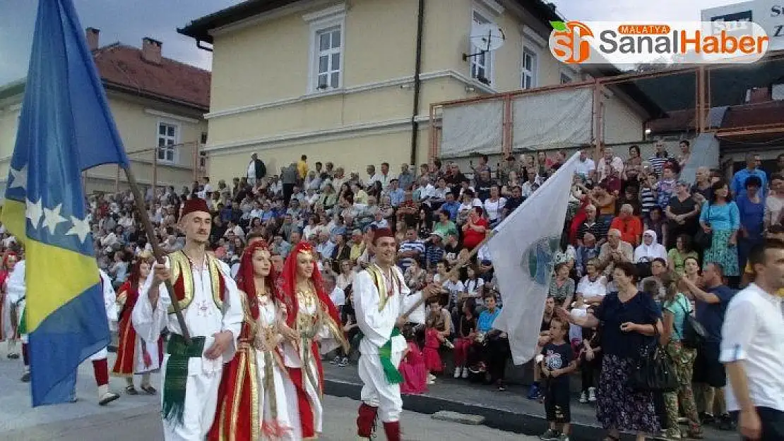 Efeler Bosna Hersek'i büyüledi