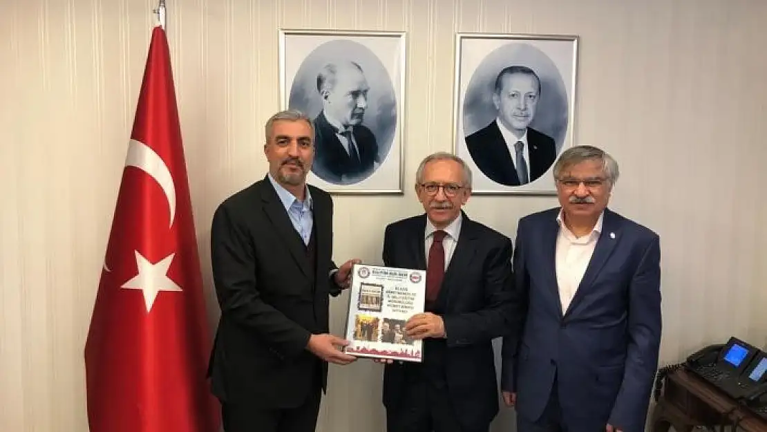 'Eğitim Bir-Sen, Elazığ´a yapılması istenen öğretmenevi için toplanan imzaları MEB´e sundu'