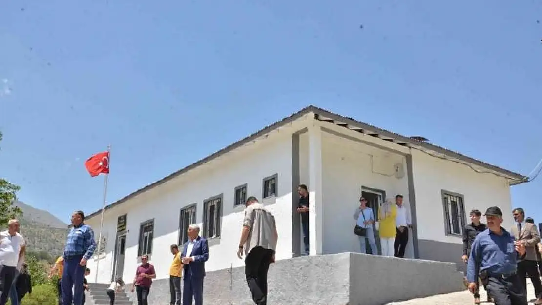 'Eğitim neferlerinin şehit edildiği okulu yaşam alanına dönüştürdüler'