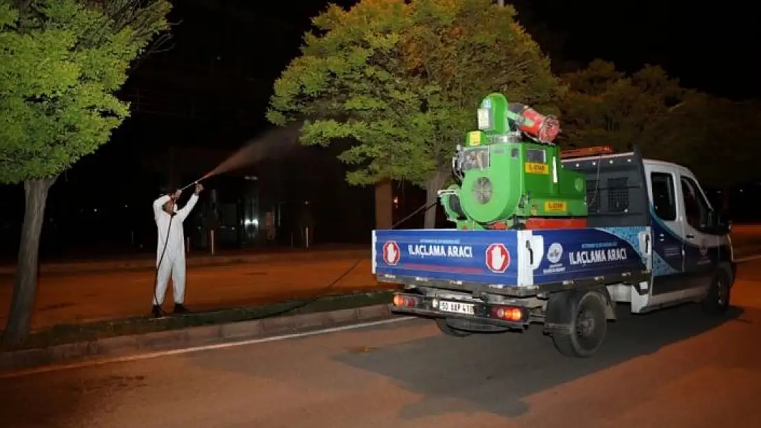 'Elazığ Belediyesi ilaçlama çalışmalarına devam ediyor'