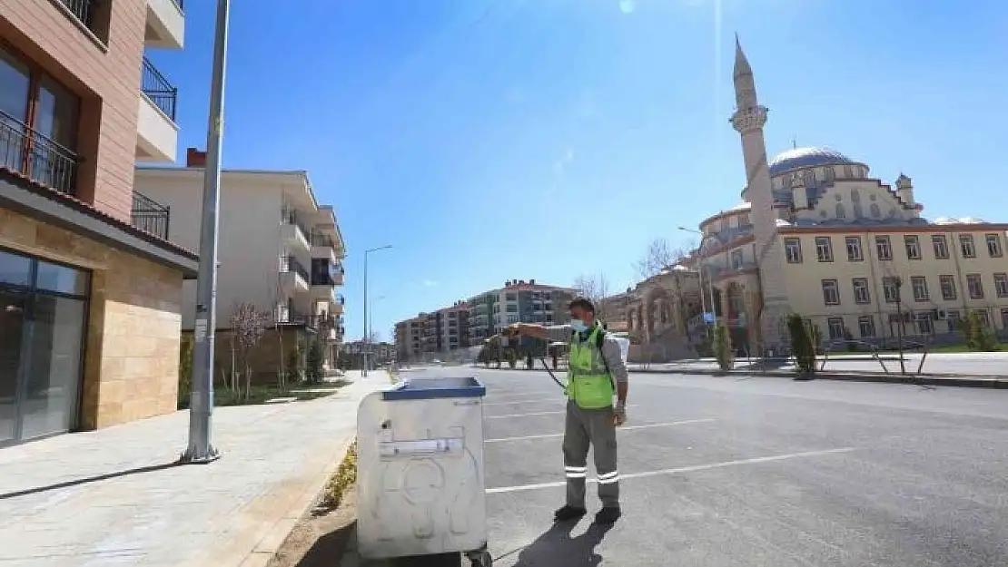 'Elazığ Belediyesi larva ilaçlama çalışmalarını sürdürüyor'