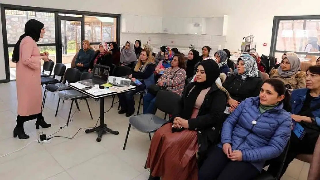 'Elazığ Belediyesi´nden aile içi iletişim semineri'