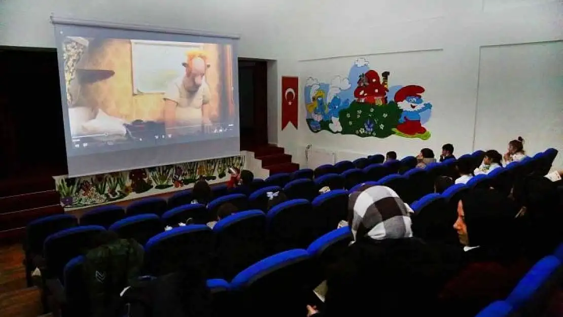 'Elazığ Belediyesi´nden miniklere sinema keyfi'