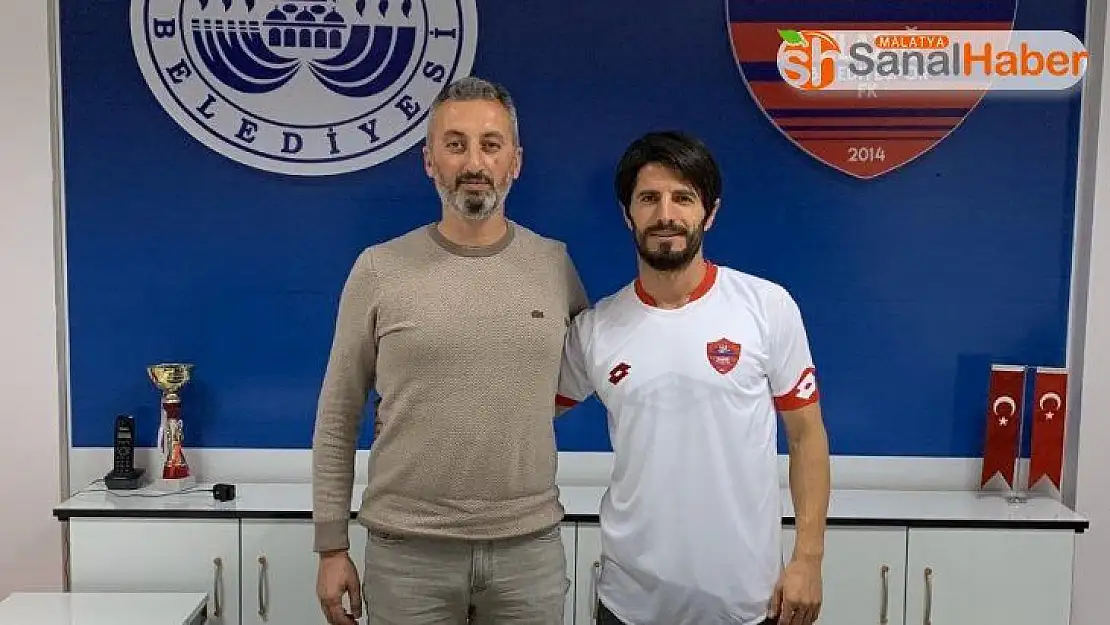 Elazığ Belediyespor, Emrah Çalışlar ile 1,5 yıllık sözleşme imzaladı