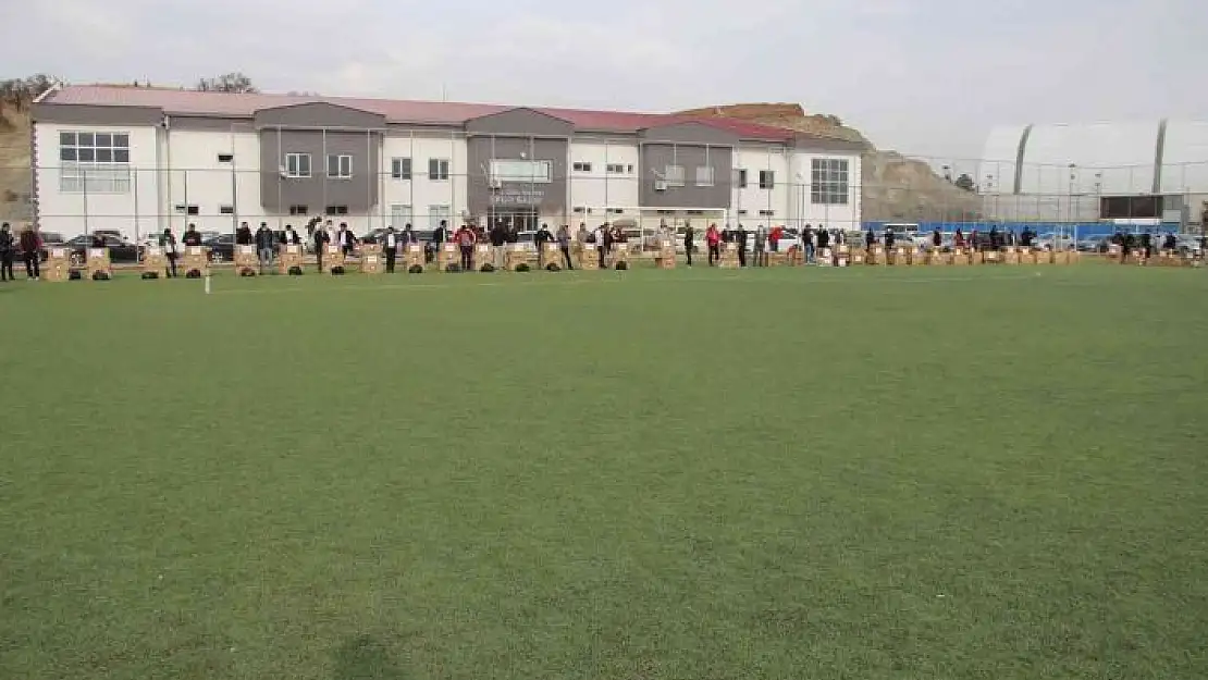 'Elazığ´da 107 kulübe spor malzemesi yardımı'