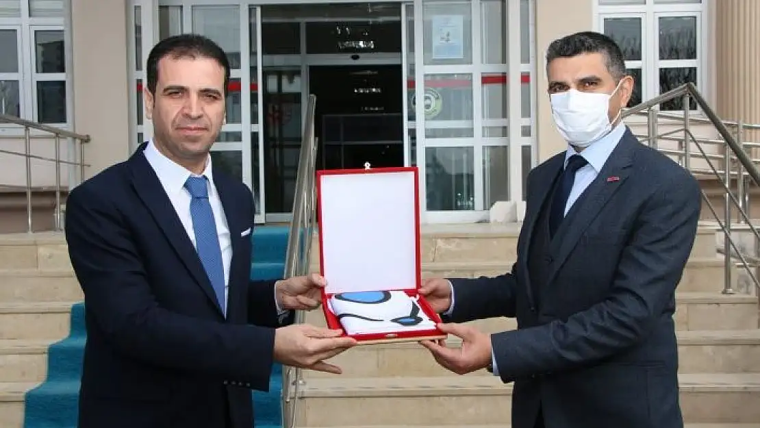 'Elazığ´da 23 hizmet binası ´Erişilebilirlik Bayrağı´ aldı'