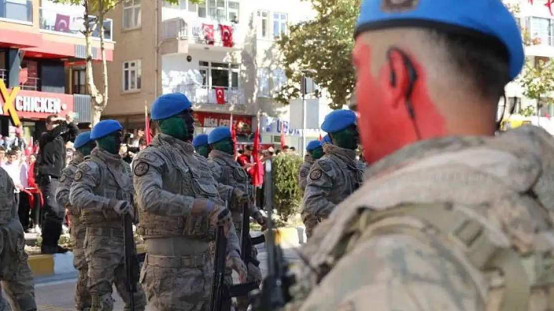 'Elazığ´da 29 Ekim Cumhuriyet Bayramında JÖH´lerin gösterisi nefes kesti'