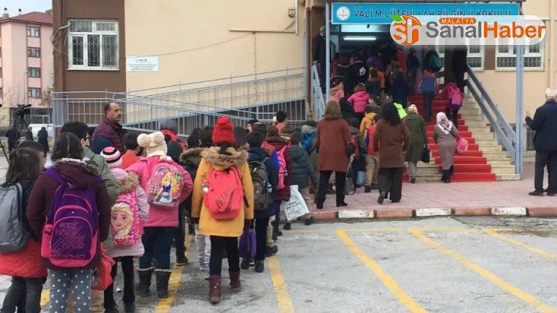 Elazığ'da 3 hafta aranın ardından ders zili çaldı