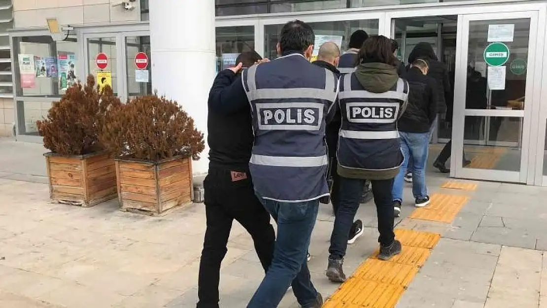 'Elazığ´da 38 yıl 8 ay kesinleşmiş hapis cezası bulunan 7 şüpheli tutuklandı'