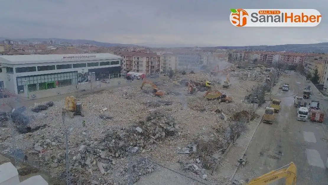 Elazığ'da 4 bin 600 bina için yıkım kararı verilmişti, çalışmalar aralıksız devam ediyor